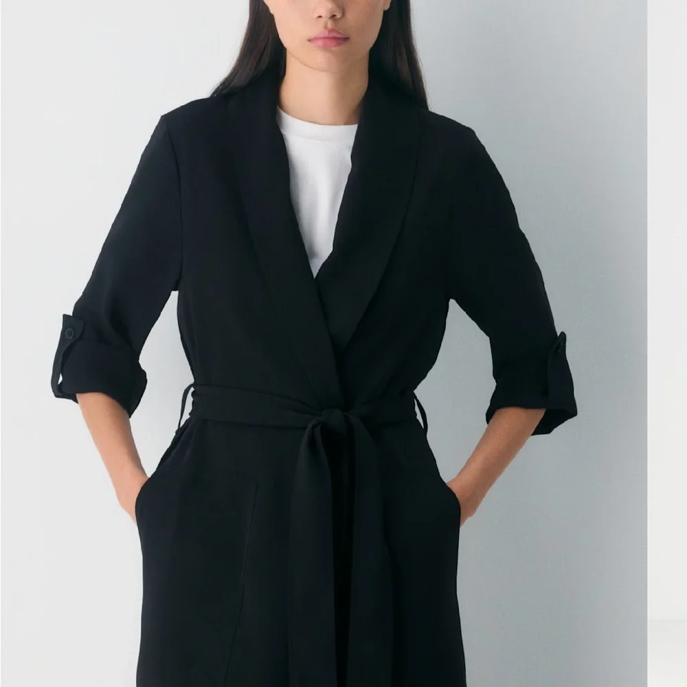 Babaton Black Tunic Top - Picture 7 of 7